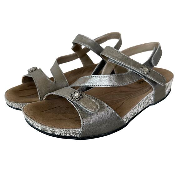 Romika Fidschi 54 platinum metallic flower walking footbed sandals boho 7 / 38 - Picture 1 of 15